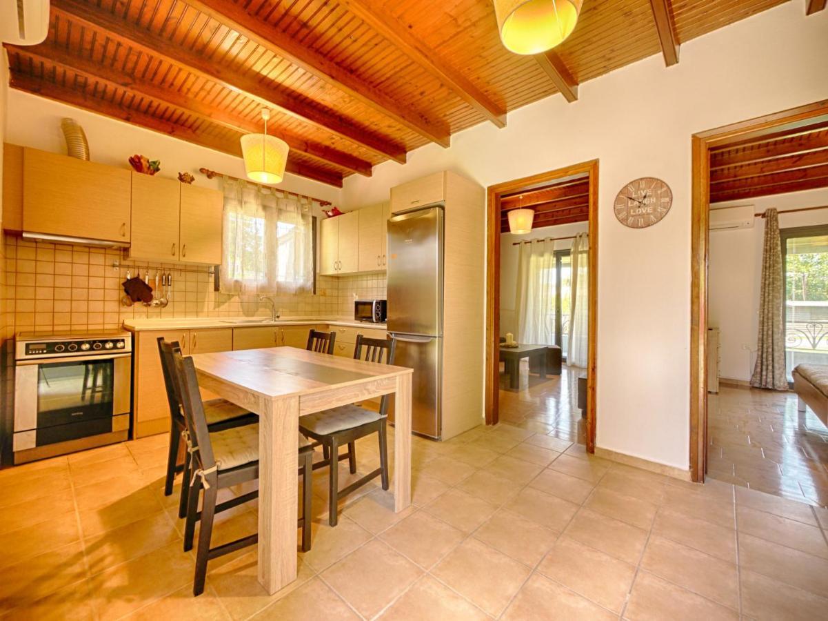 Cozy Family Friendly Apartment With Large Garden Close To Beaches - Dirella Kynopiástai 외부 사진