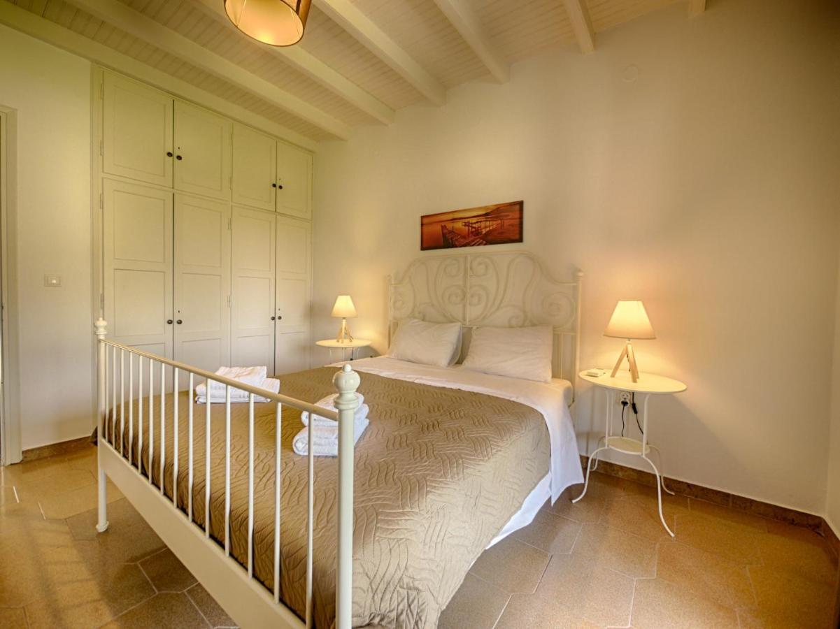 Cozy Family Friendly Apartment With Large Garden Close To Beaches - Dirella Kynopiástai 외부 사진