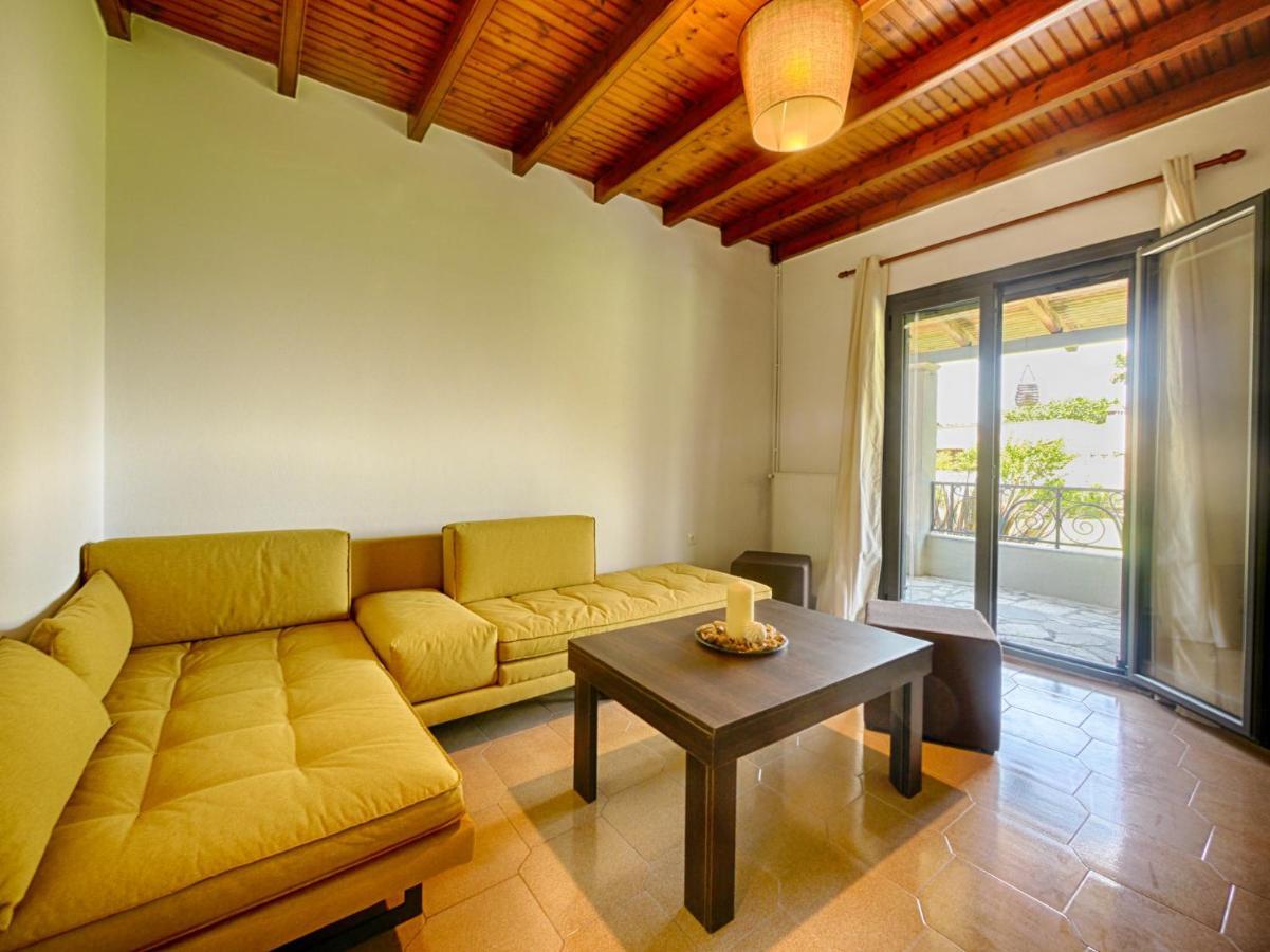 Cozy Family Friendly Apartment With Large Garden Close To Beaches - Dirella Kynopiástai 외부 사진