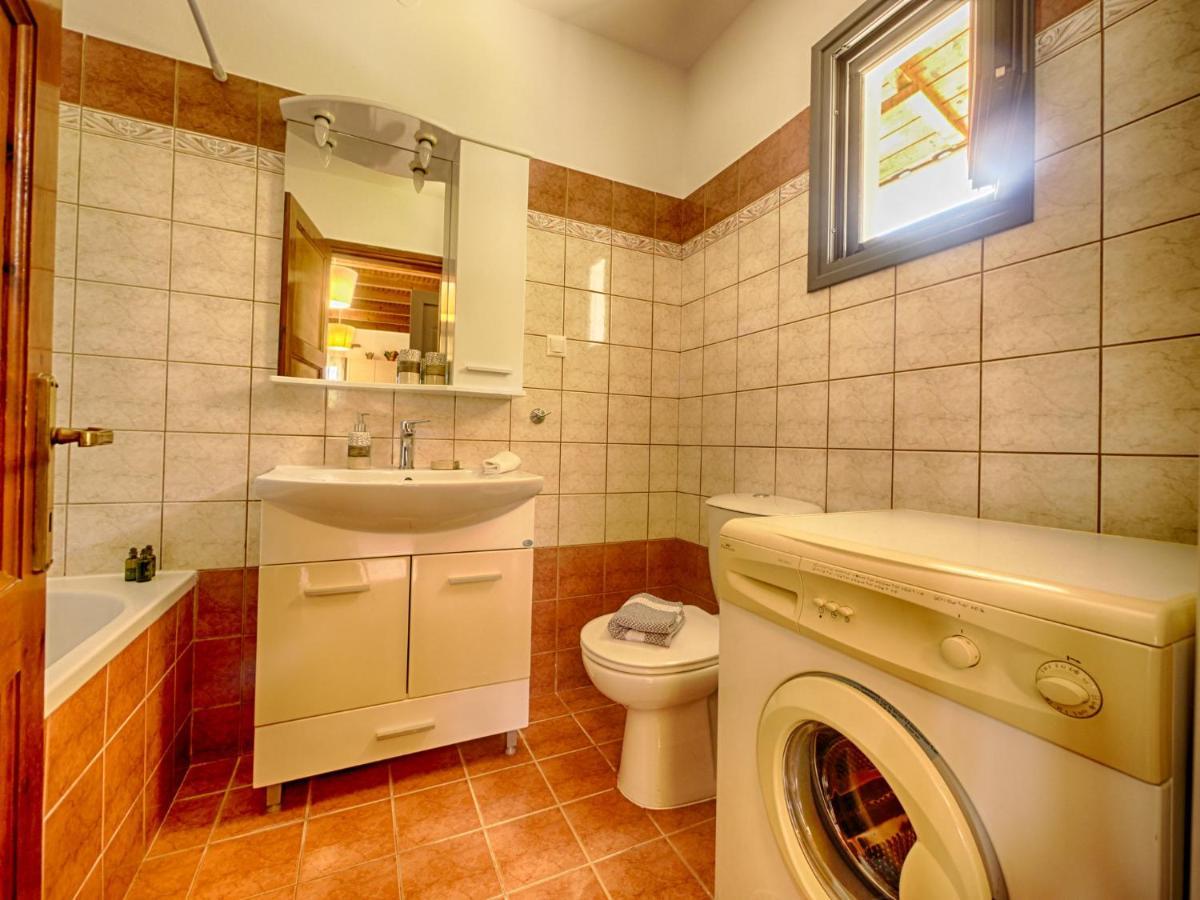 Cozy Family Friendly Apartment With Large Garden Close To Beaches - Dirella Kynopiástai 외부 사진