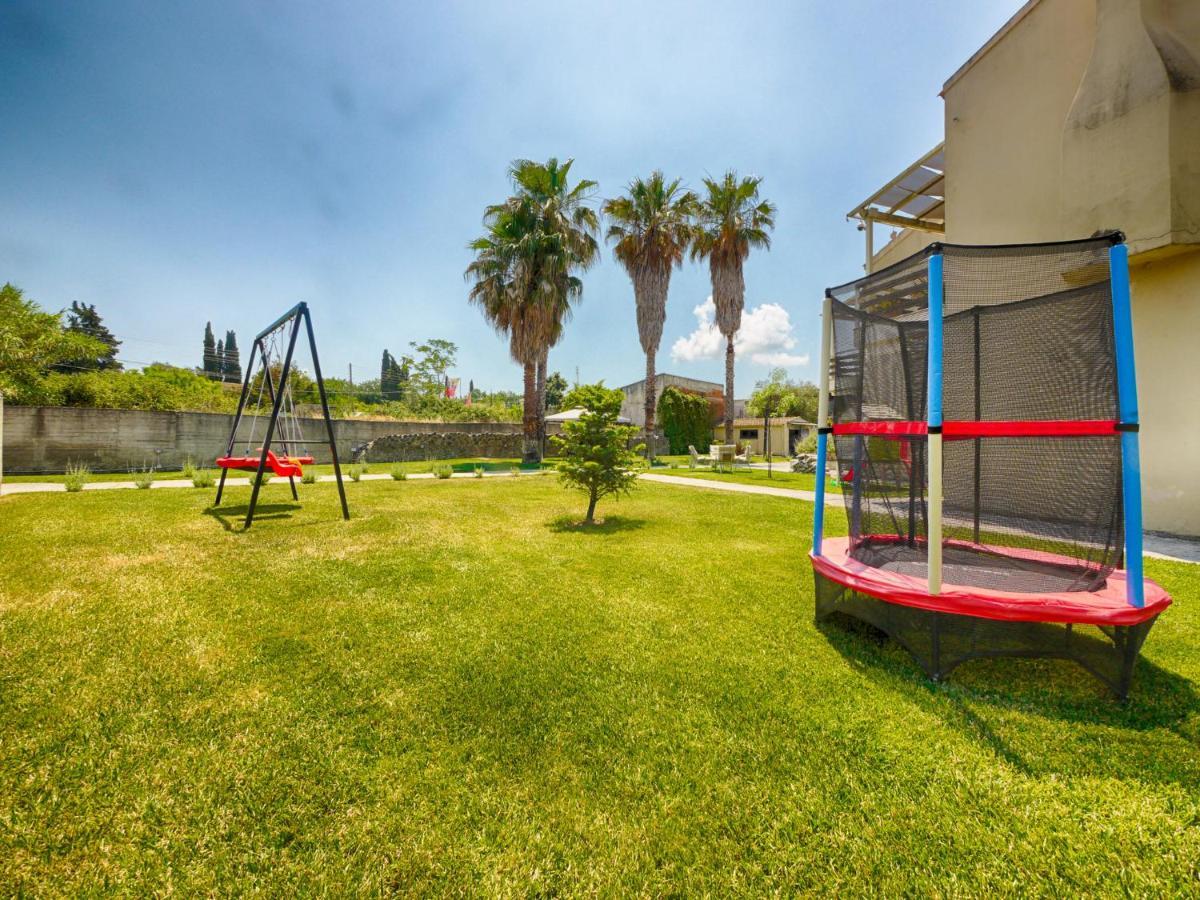 Cozy Family Friendly Apartment With Large Garden Close To Beaches - Dirella Kynopiástai 외부 사진